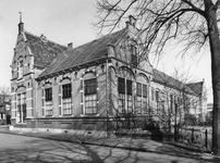 837749 Gezicht op de voormalige openbare lagere school (Kapellestraat 37-39) te Oudewater.